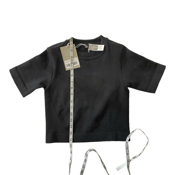 Everlane The Seamless Cropped Tee in Black NWT XS/S - Picture 12 of 12